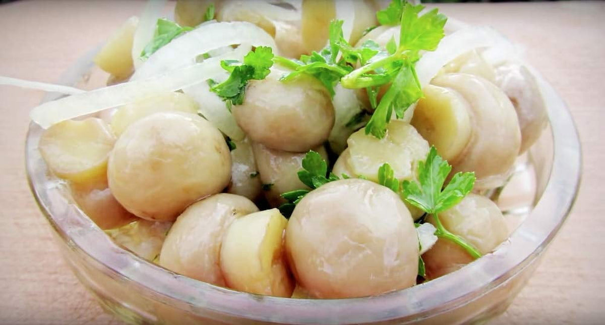 Pickled Mushrooms with Garlic and Spices 160z. One (1) Glass Jar