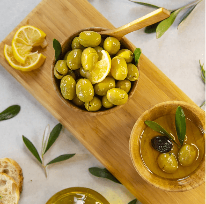 Green Cracked Olives Infused with Lemon & Peppers 1 Glass Jar DR. Net Wt. 48oz./3 LB.  1360g.